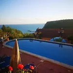 The Seaview Jacuzzi Complex Karia Apartmán *