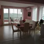 The Seaview Jacuzzi Complex Karia Kavarna