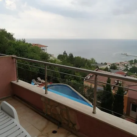 The Seaview Jacuzzi Complex Karia Kavarna